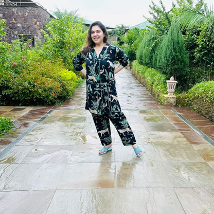 Hitam Jungle Print Night Suit