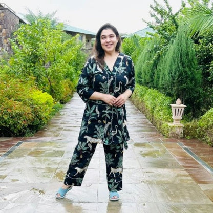Hitam Jungle Print Night Suit
